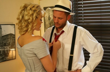 Красотка-порнозвезда Алексис Техас увлекается ретро-жестким трахом с большим членом 5