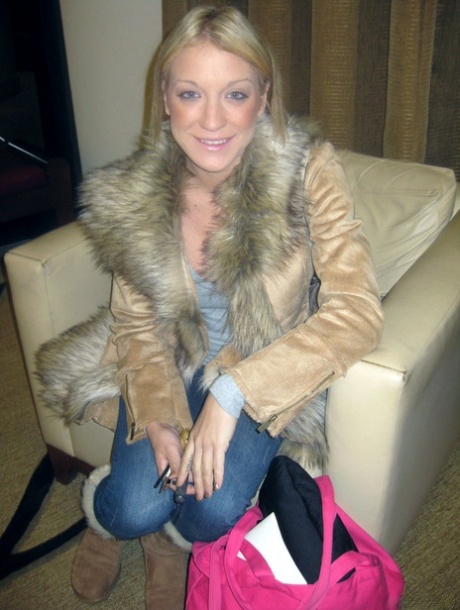 Порнозвезда Алексис Техас встречается с другими порнозвездами на XXX-конференции 15