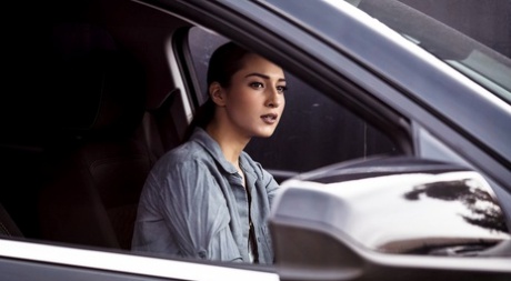 Молодая секретарша Белла Ролланд спасает свою работу, занимаясь сексом со своим боссом 5