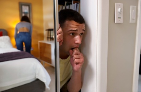 Сексуальная мамаша Кристал Раш заканчивает сексом со своим похотливым пасынком 2