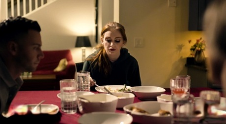 ОБМЕН ДОЧЕРЬМИ РОДИТЕЛИ ДРУГОЙ СЕМЬИ МЕНЯЮТ ДОЧЕРЕЙ, ЧТОБЫ ИСПОЛЬЗОВАТЬ НОВУЮ ДОЧЬ 3