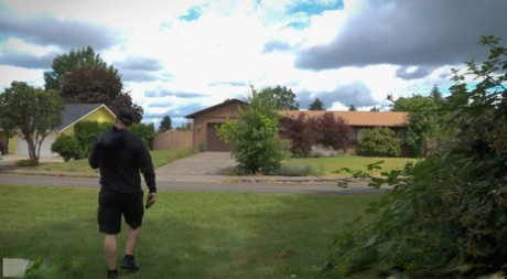 Стриптизерши Ди Уильямс и Алисса Линн оказываются связанными и сосут член 3