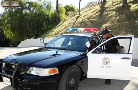 Межрасовый минет, групповуха с брюнеткой 3