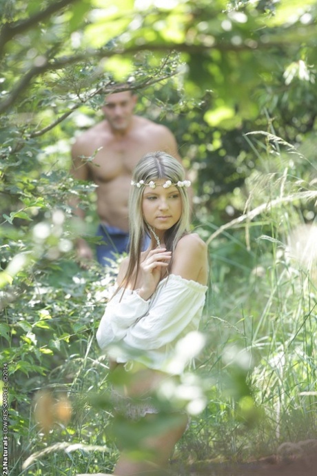 Сексуальная порнозвезда Дорис Айви занимается сексом на открытом воздухе и получает сперму от своего мужчины 14