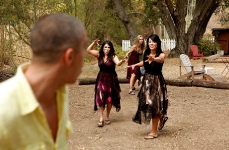 Красотка с большой грудью Алексис Бриз занимается диким жестким анальным сексом 5