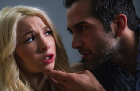 Худенькая блондинка Кензи Ривз брызжет спермой на свою киску после траха 5