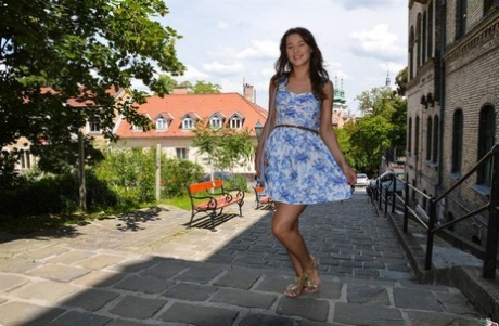 Женщины постарше и помоложе занимаются сексом с мужчиной после изучения лесбийских возможностей 1