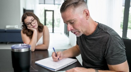 Запретная жара Лианы Лавингс, Люка Лонгли 3