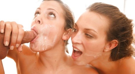 Прелестные подростки Лили Лав и Кейша Грей трахаются втроем 16