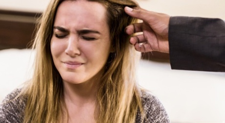 Молоденькая Наташа Найс с большой грудью трахается в жопу со своим черным сводным братом 8