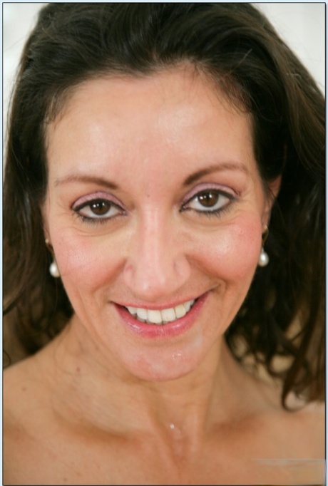 Зрелая Персия Монир с большой грудью получает жесткий трах в свою чертову киску 16