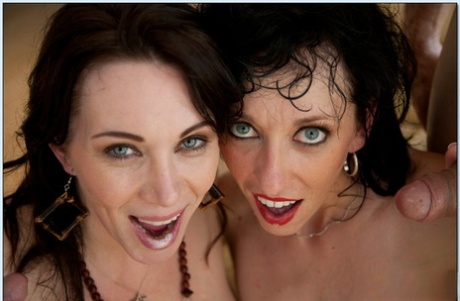 Настоящий сумасшедший трах сисек милфы и групповой секс с Алией Джанин 15